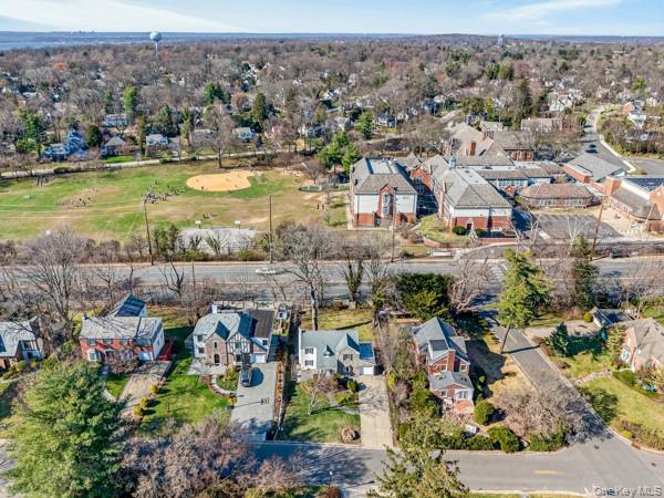 167 Old Mill Road Manhasset, NY 11030 - Photo 23 of 26