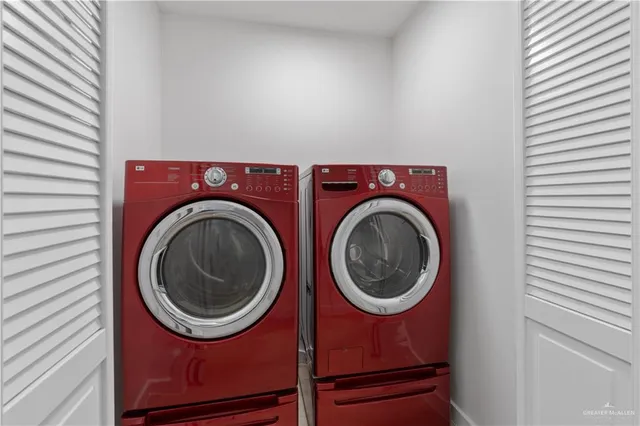 $1,900 | 6213 North 17th Street, McAllen, TX 78504