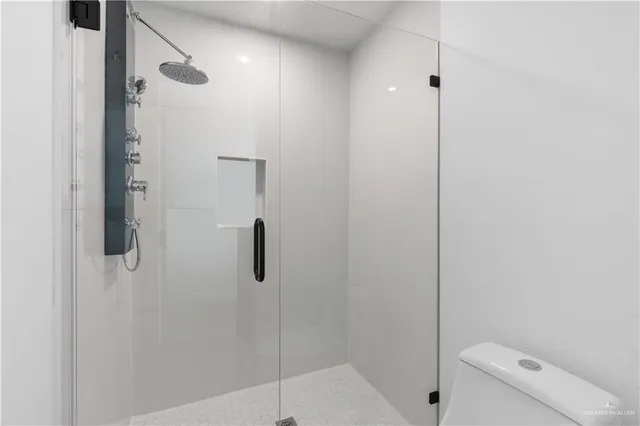 $1,900 | 6213 North 17th Street, McAllen, TX 78504