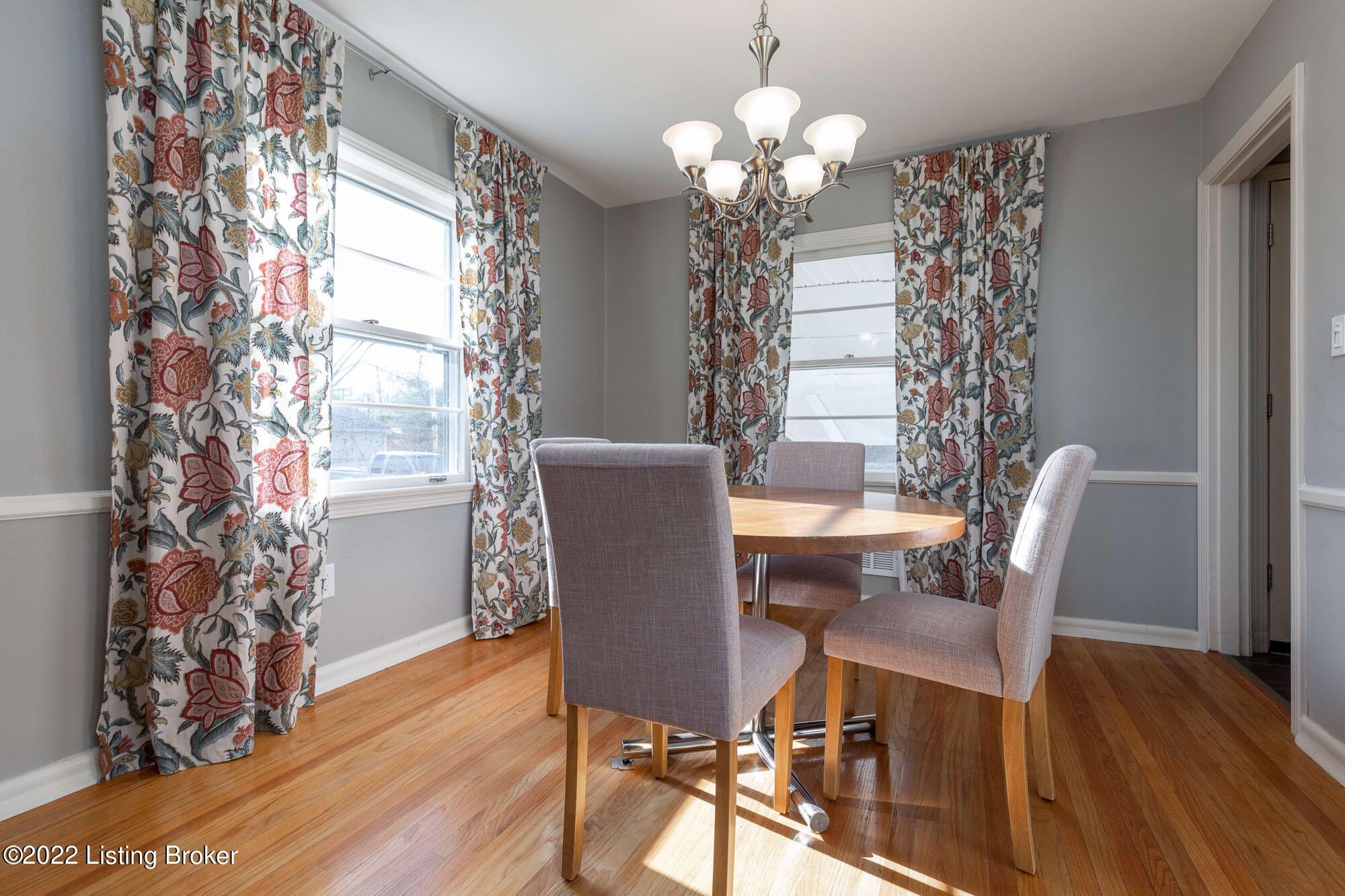 810 Stivers Road Louisville, KY 40207 - Photo 10 of 37 Nice space for dining and entertaining