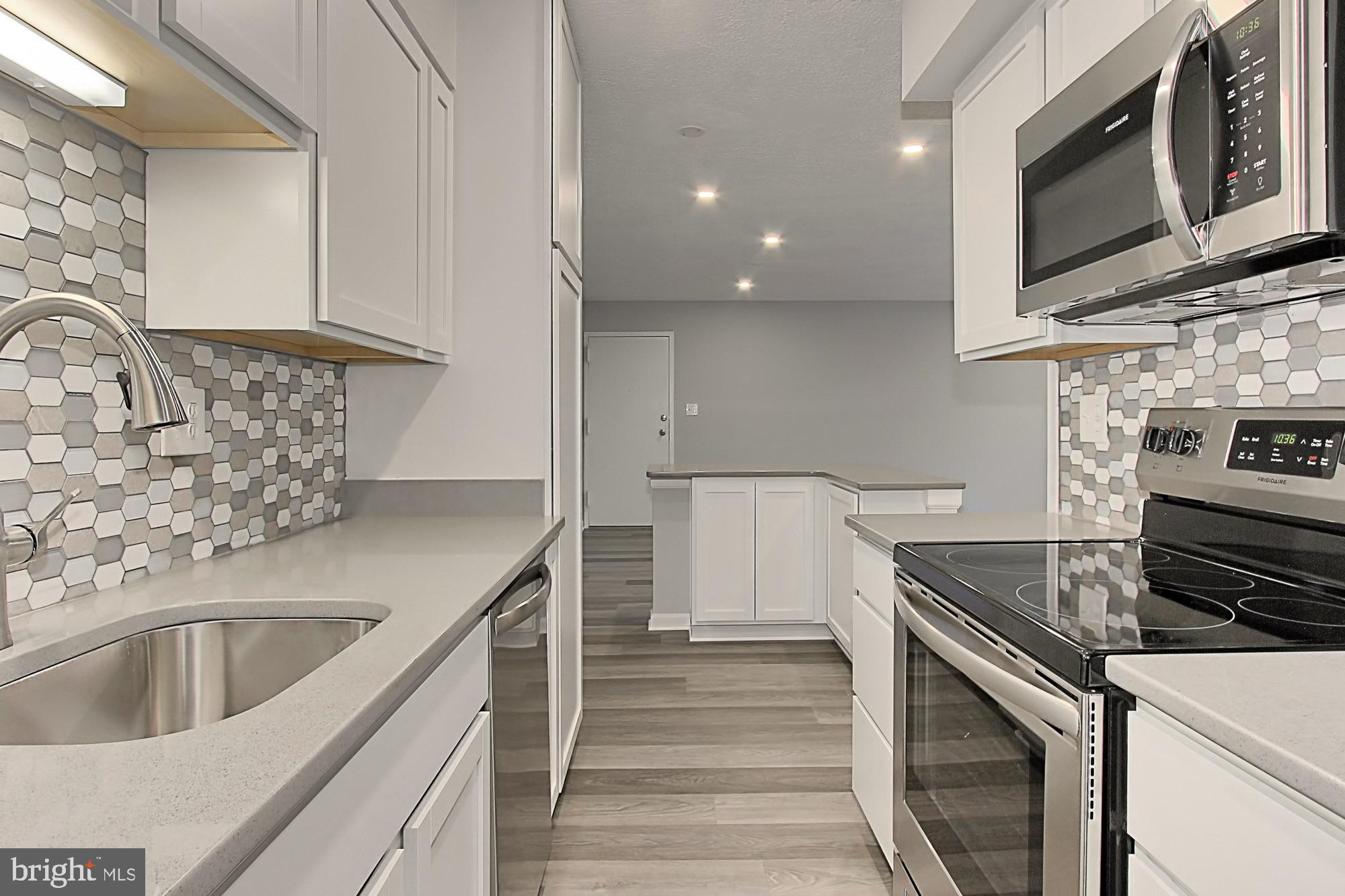 8312 Kingsgate Road, Unit 536 Springfield, VA 22152 - Photo 13 of 29 Kitchen