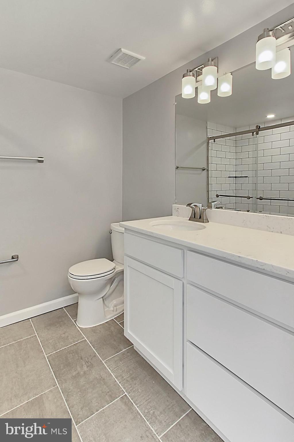 8312 Kingsgate Road, Unit 536 Springfield, VA 22152 - Photo 17 of 29 Master Bath