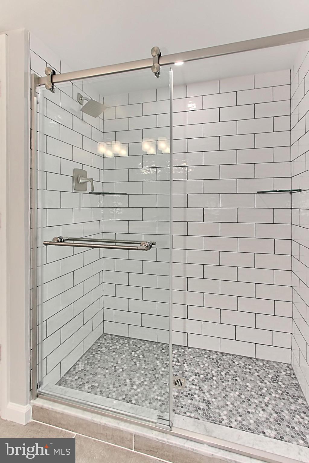 8312 Kingsgate Road, Unit 536 Springfield, VA 22152 - Photo 18 of 29 Master Bath