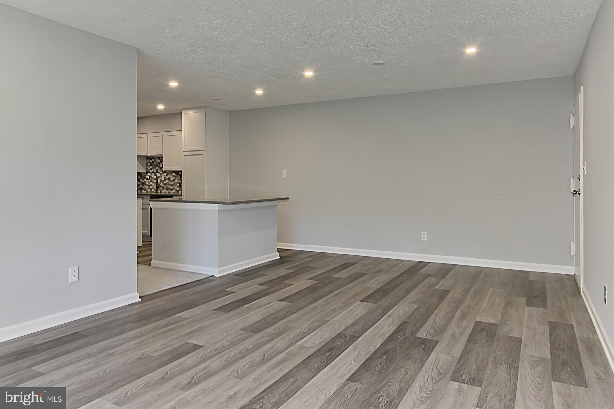 8312 Kingsgate Road, Unit 536 Springfield, VA 22152 - Photo 6 of 29 Dining