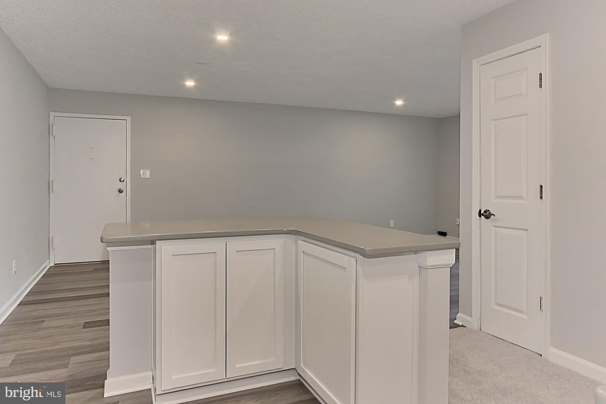 8312 Kingsgate Road, Unit 536 Springfield, VA 22152 - Photo 8 of 29 Kitchen