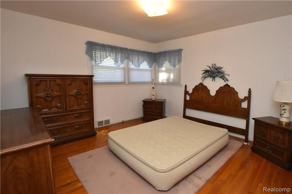 16279 Beverly Road Franklin, MI 48025 - Photo 18 of 38