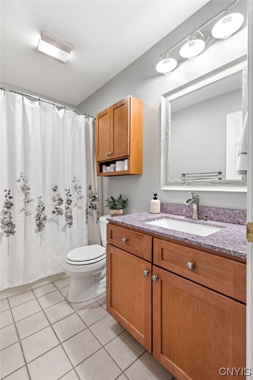 138 Eagle Crest Drive Camillus, NY 13031 - Photo 41 of 50 Second floor full bath, with tile flooring, tub sh