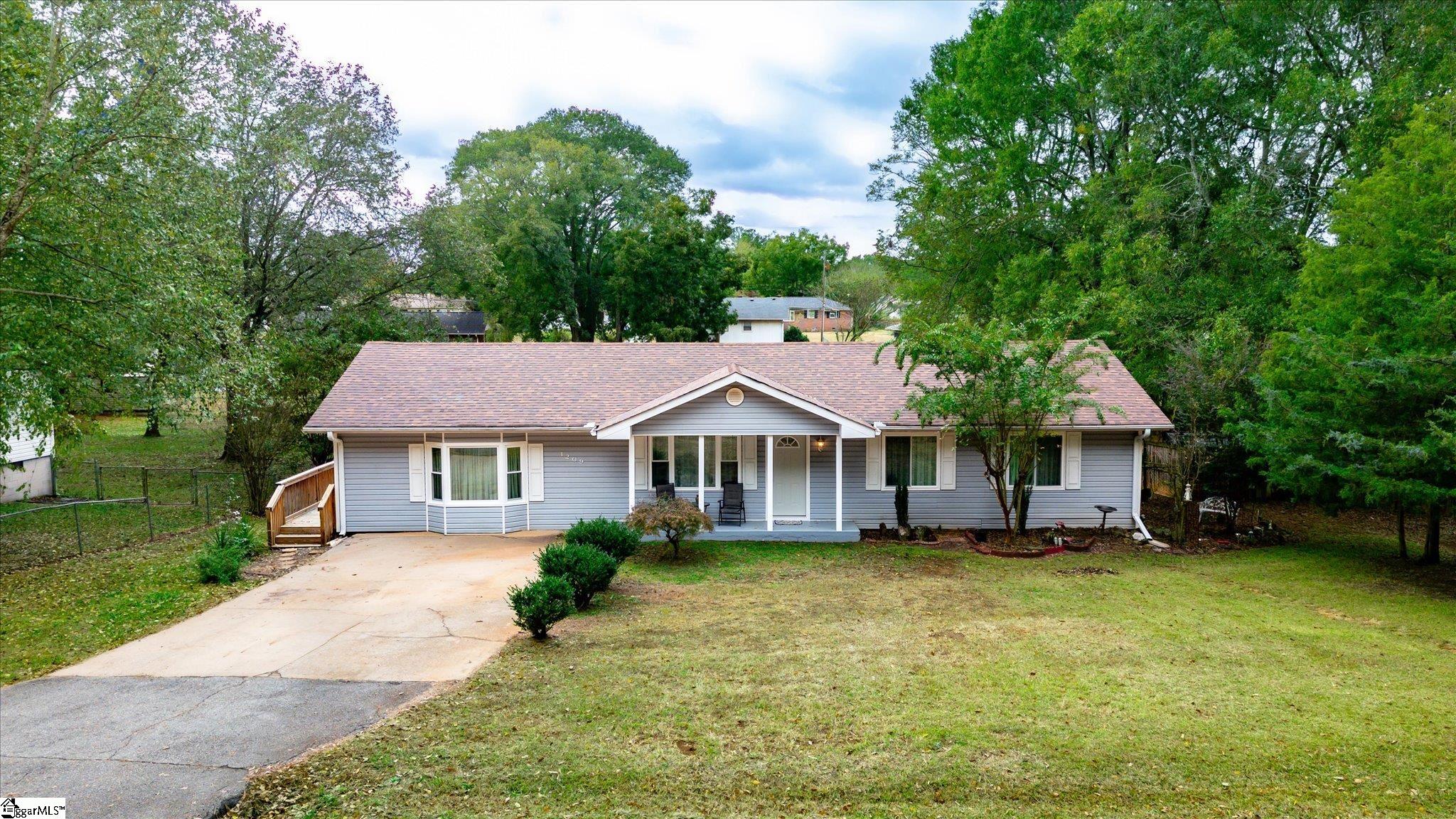 1209 Centerville Road Anderson, SC 29625 - Photo 16 of 29