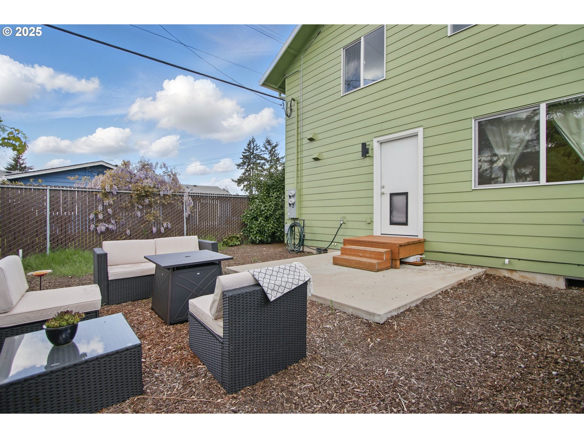 16317 Southeast Salmon Street, Unit B Portland, OR 97233 - Photo 17 of 24