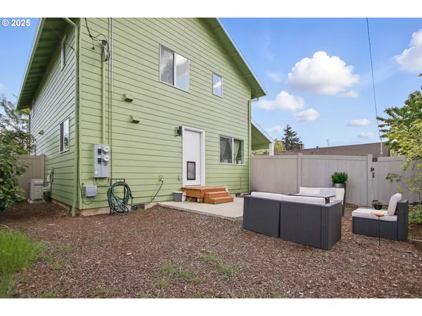 $298,990 | 16317 Southeast Salmon Street, Unit B, Portland, OR 97233