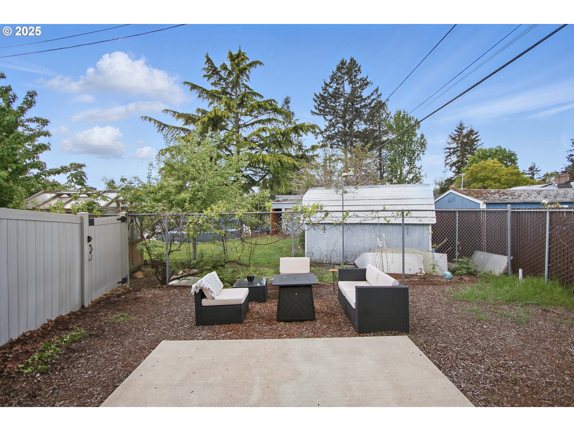 16317 Southeast Salmon Street, Unit B Portland, OR 97233 - Photo 19 of 24