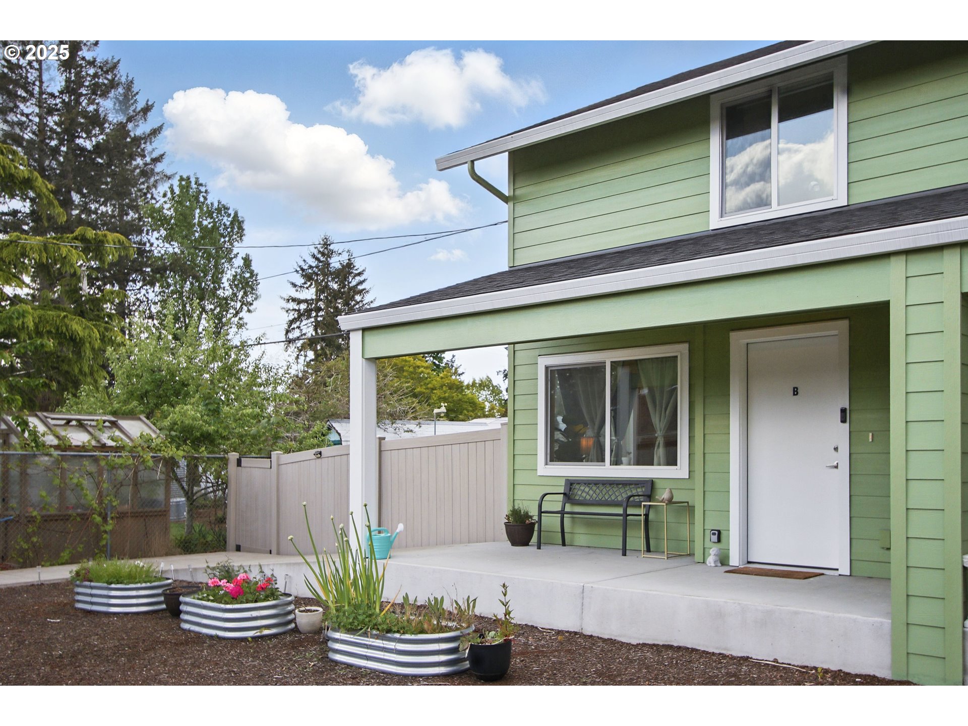 16317 Southeast Salmon Street, Unit B Portland, OR 97233 - Photo 3 of 24