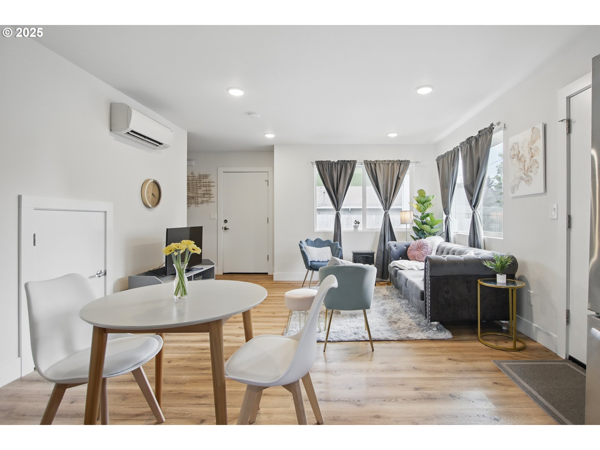 16317 Southeast Salmon Street, Unit B Portland, OR 97233 - Photo 6 of 24