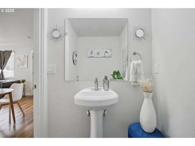 $299,990 | 16317 Southeast Salmon Street, Unit B, Portland, OR 97233