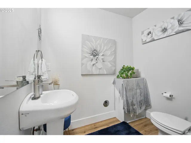$299,990 | 16317 Southeast Salmon Street, Unit B, Portland, OR 97233