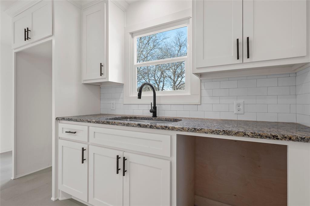 1104 West 10th Street McGregor, TX 76657 - Photo 11 of 34