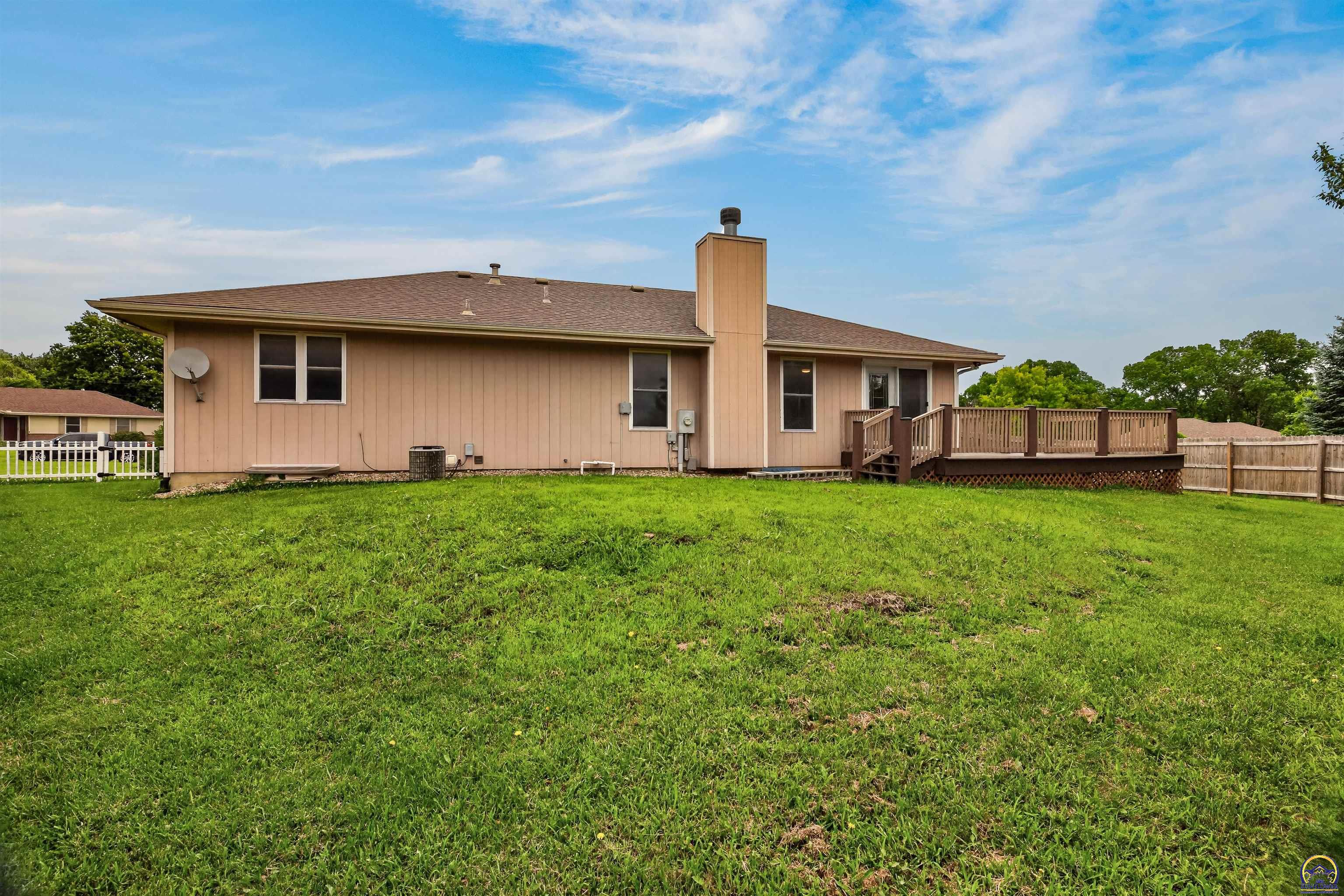 3909 Southwest 40th Street Topeka, KS 66610 - Photo 25 of 32