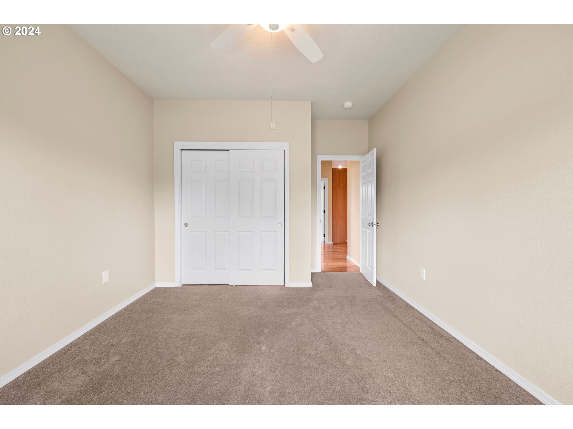 92560 Pilots Road Astoria, OR 97103 - Photo 20 of 29 Bedroom