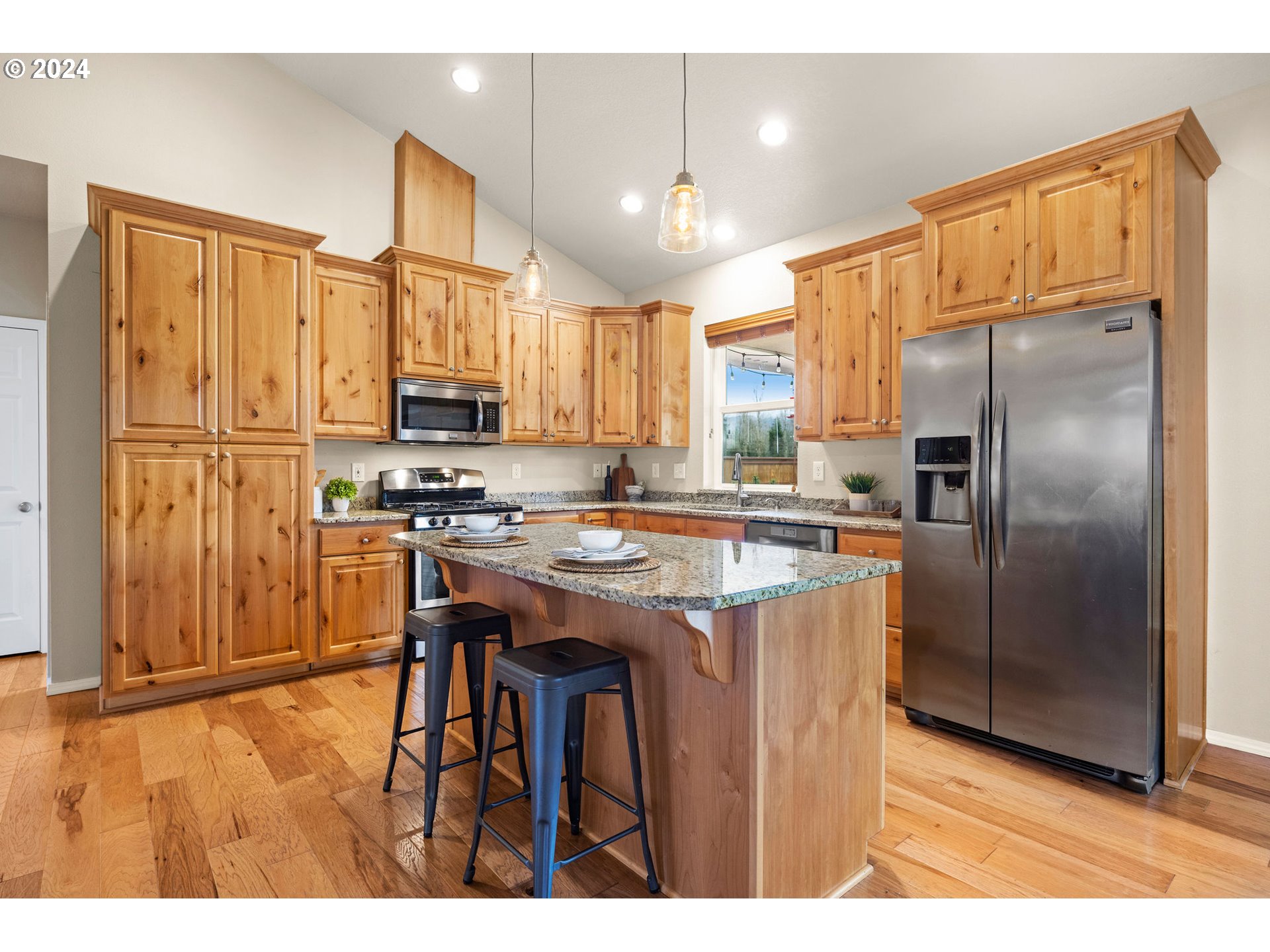 92560 Pilots Road Astoria, OR 97103 - Photo 4 of 29 Kitchen