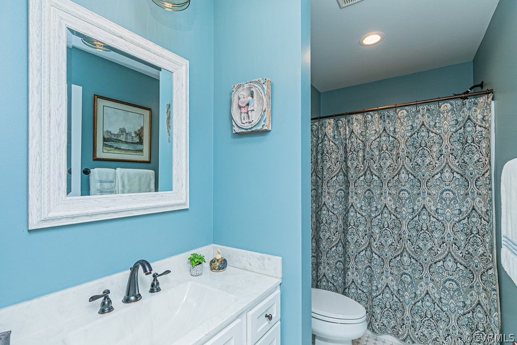 9035 Stumpy Road Ashland, VA 23005 - Photo 39 of 49 Hall Full Bath with Tub and Tile Floor