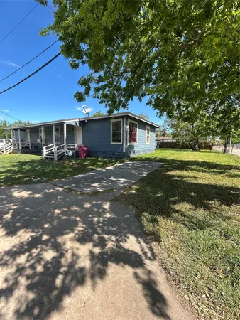 $850 | 1102-11 West 10th Street, Freeport, TX 77541