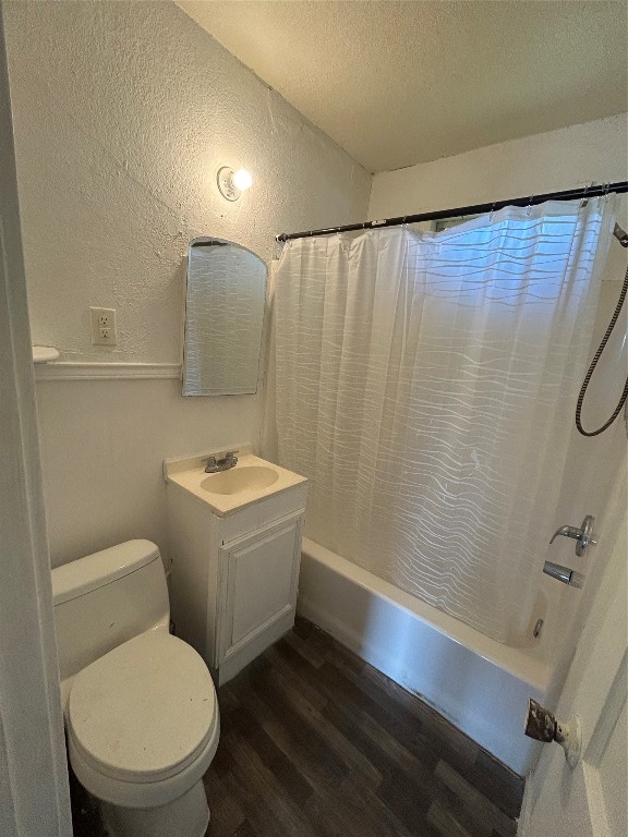 1102-11 West 10th Street Freeport, TX 77541 - Photo 9 of 10 a bathroom with a sink toilet and shower