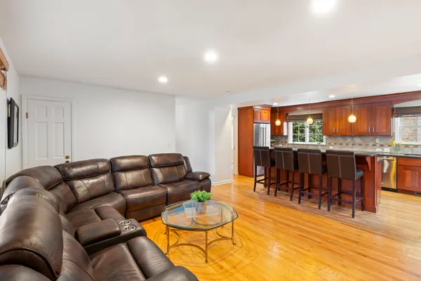 $1,399,000 | 526 Isabella Street, Wilmette, IL 60091