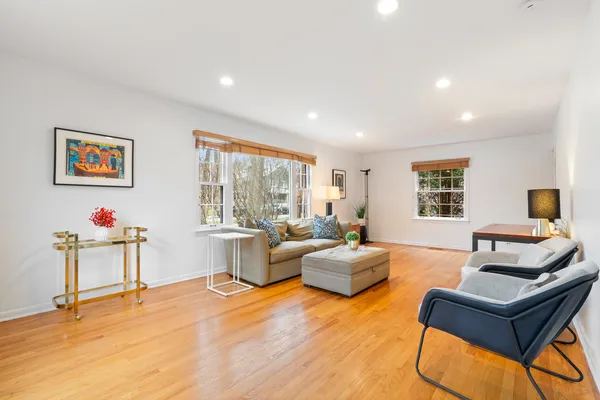 $1,399,000 | 526 Isabella Street, Wilmette, IL 60091