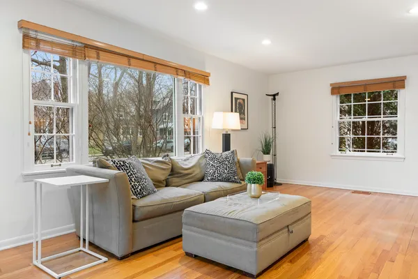 $1,399,000 | 526 Isabella Street, Wilmette, IL 60091