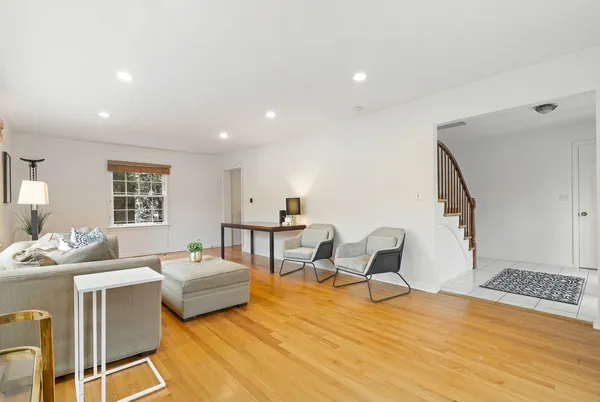 $1,399,000 | 526 Isabella Street, Wilmette, IL 60091