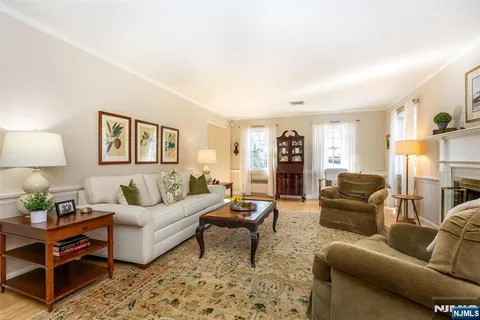 $799,000 | 1 Kingwood Drive, Little Falls, NJ 07424