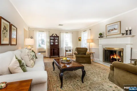 $799,000 | 1 Kingwood Drive, Little Falls, NJ 07424