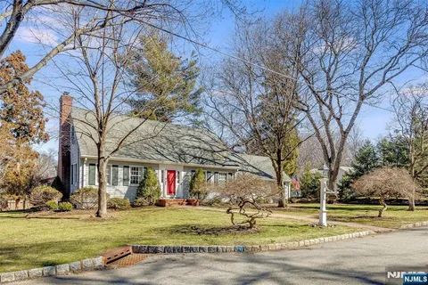 $799,000 | 1 Kingwood Drive, Little Falls, NJ 07424