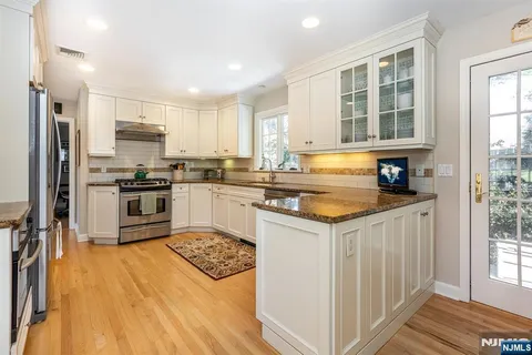 $799,000 | 1 Kingwood Drive, Little Falls, NJ 07424