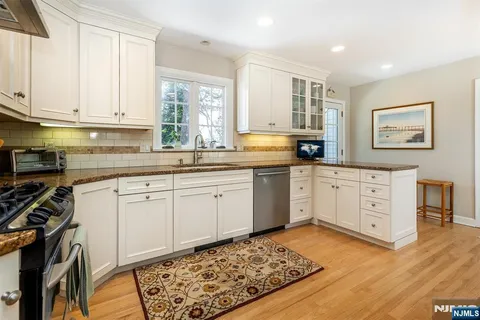 $799,000 | 1 Kingwood Drive, Little Falls, NJ 07424