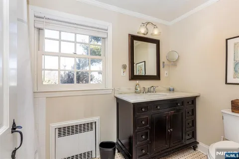 $799,000 | 1 Kingwood Drive, Little Falls, NJ 07424