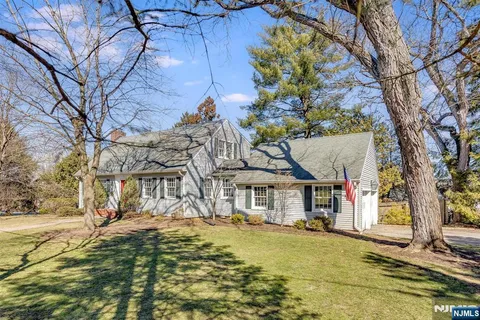 $799,000 | 1 Kingwood Drive, Little Falls, NJ 07424