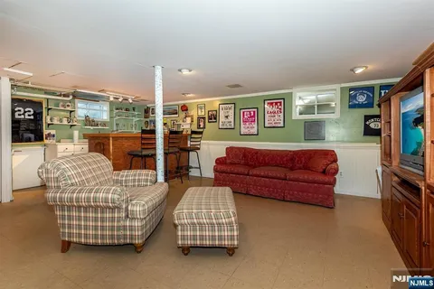 $799,000 | 1 Kingwood Drive, Little Falls, NJ 07424