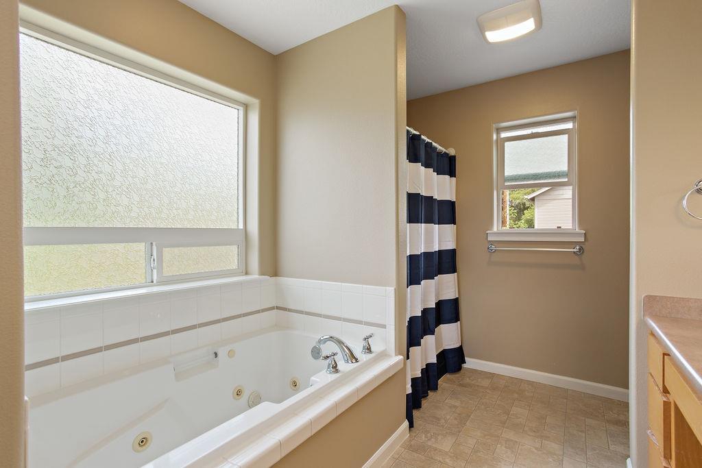 2160 Crestbrook Road, Unit 2 Medford, OR 97504 - Photo 21 of 29 Additional Photo