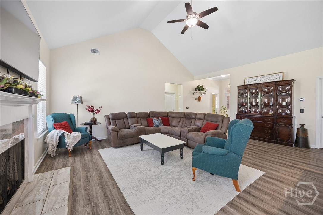 103 Mingledorff Court Springfield, GA 31329 - Photo 10 of 33 Living room