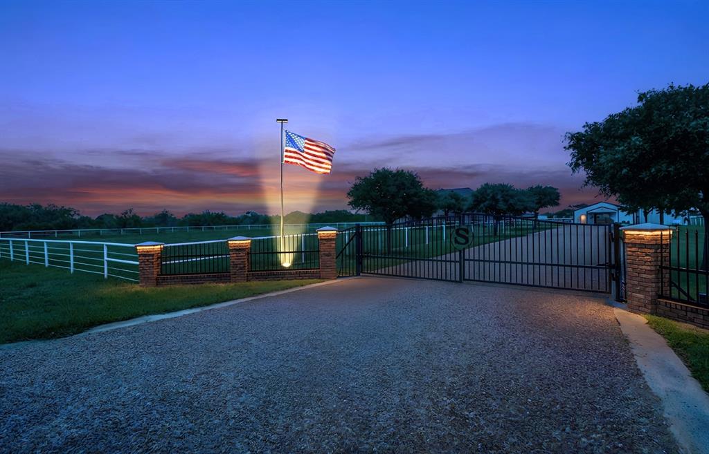 13507 Friendship Road Pilot Point, TX 76258 - Photo 38 of 39 a view of a park