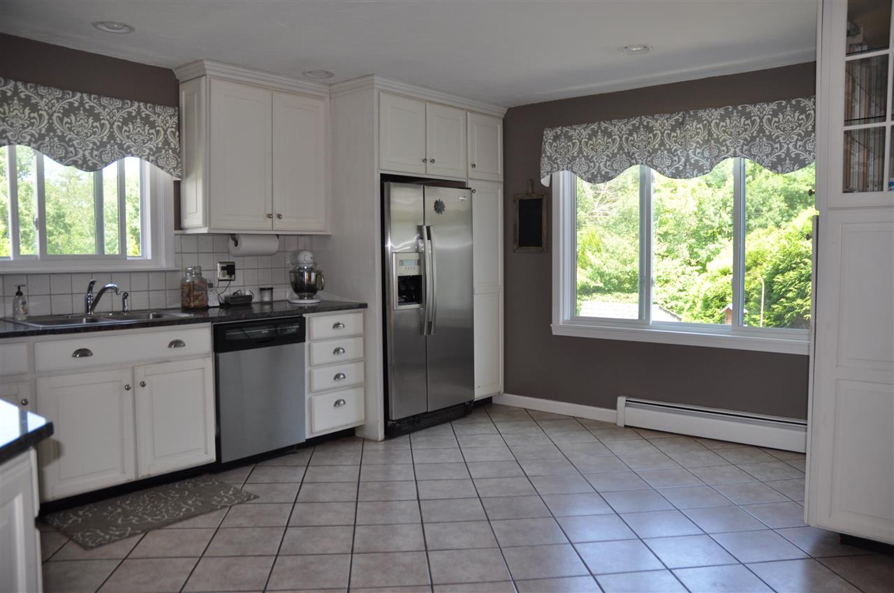 360 Knowles Pond Road Northfield, NH 03276 - Photo 3 of 35
