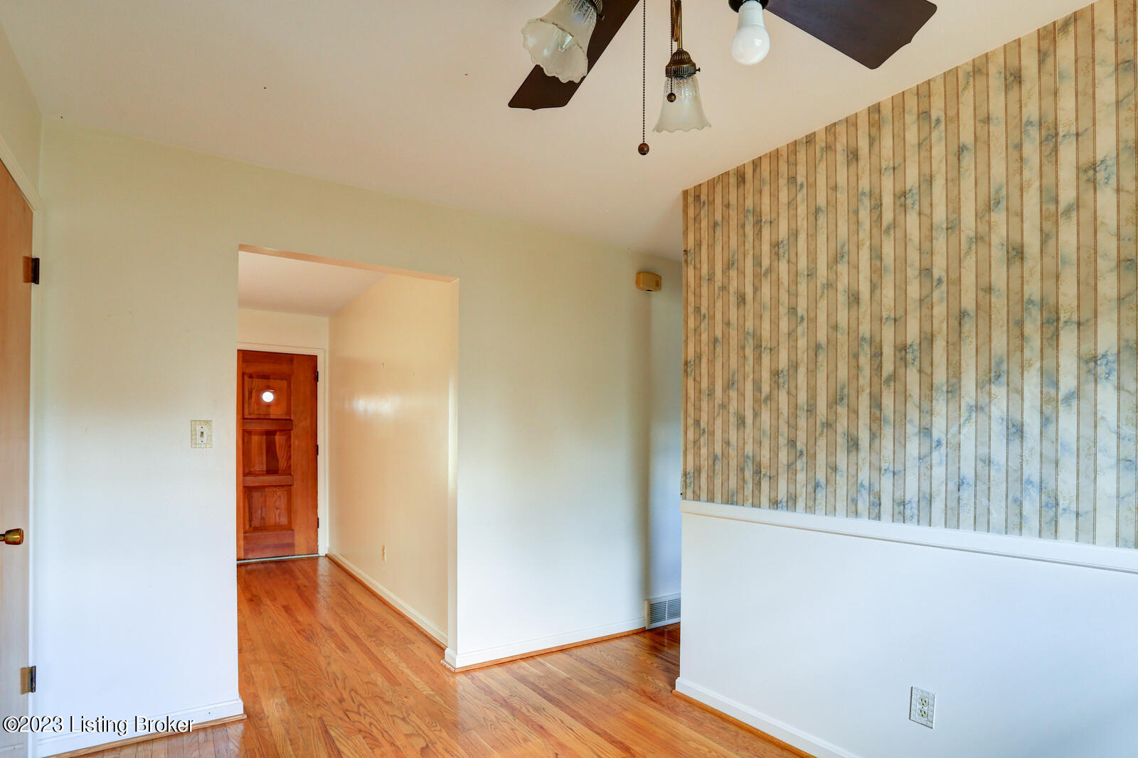 8221 Delido Road Louisville, KY 40219 - Photo 10 of 48 Delido00012