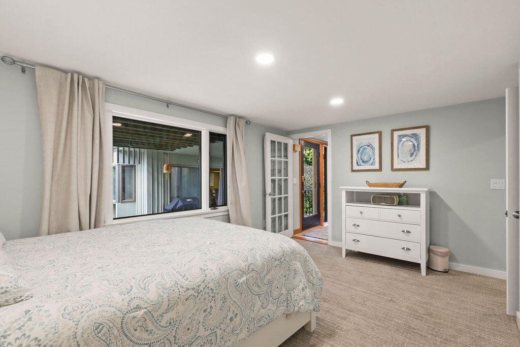 566 Shore Road Pocasset, MA 02559 - Photo 40 of 74 IMG_1173