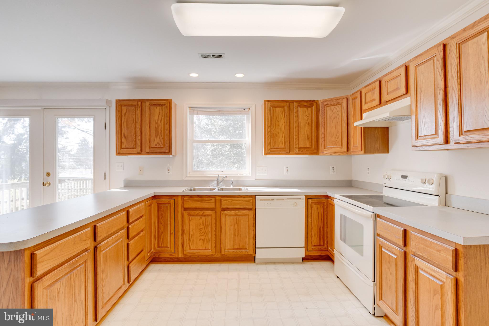 733 Seneca Garden Road Middle River, MD 21220 - Photo 14 of 64