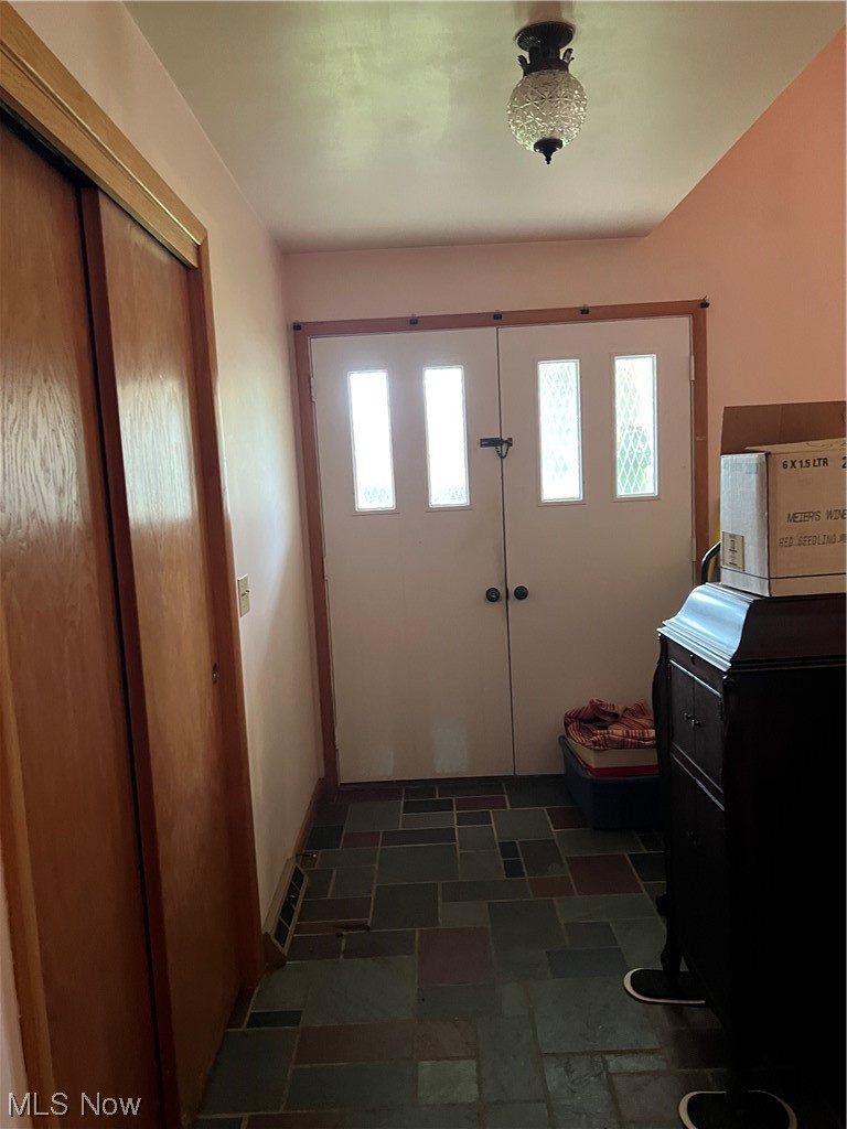 5705 Wiclif Road Northeast Canton, OH 44721 - Photo 7 of 17 View of tiled foyer entrance