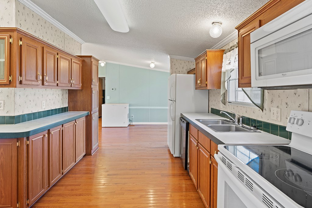 402 Hawthorn Road Honea Path, SC 29654 - Photo 10 of 21