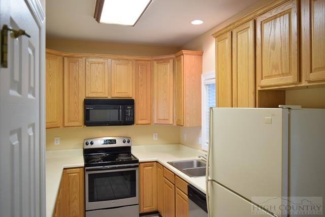 251 D Ridge View Drive, Unit 251D Boone, NC 28607 - Photo 9 of 23 Gallery Image 9