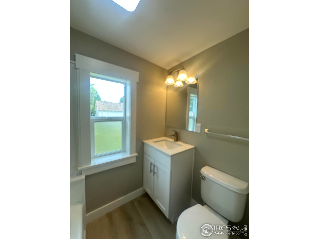 514 Hamilton Street Sterling, CO 80751 - Photo 7 of 12 Shared Bath