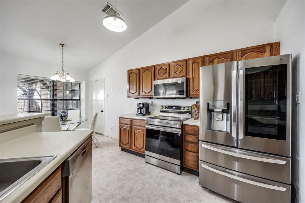 1104 Collin Drive Allen, TX 75002 - Photo 12 of 25 2025 Refrigerator conveys!